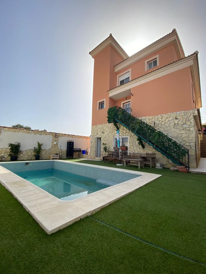 For sale: 6 bedroom house / villa in Villamartin
