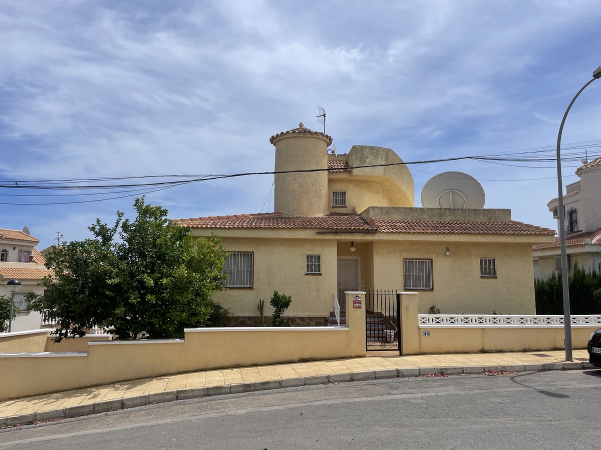 1933D: Villa for sale in Villamartin