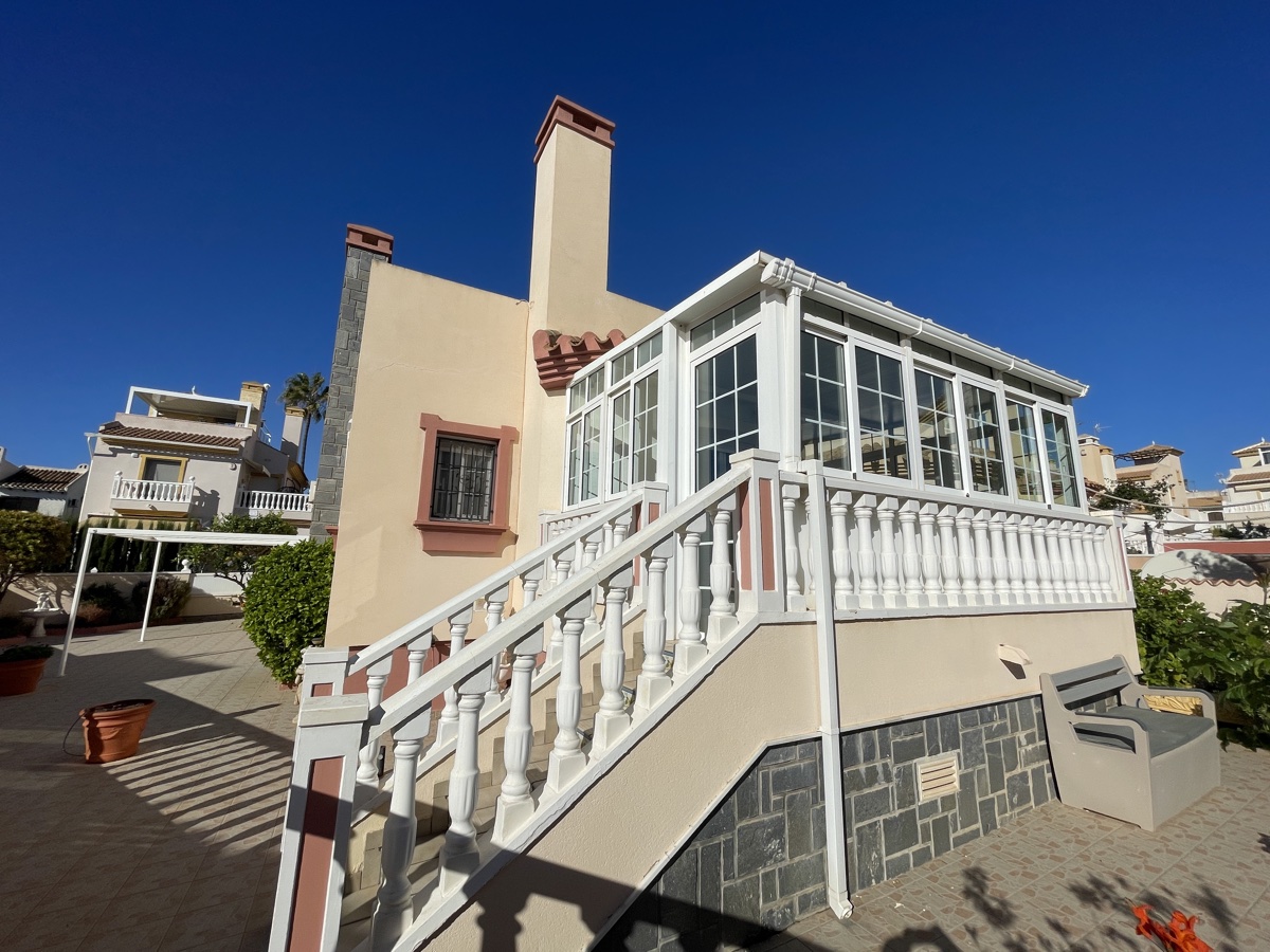 3 bedroom house / villa for sale in Cabo Roig, Costa Blanca