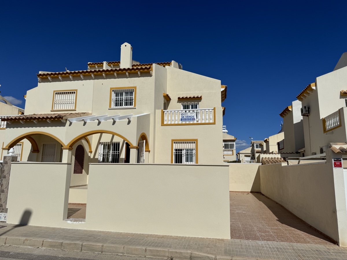 2 bedroom house / villa for sale in Playa Flamenca, Costa Blanca