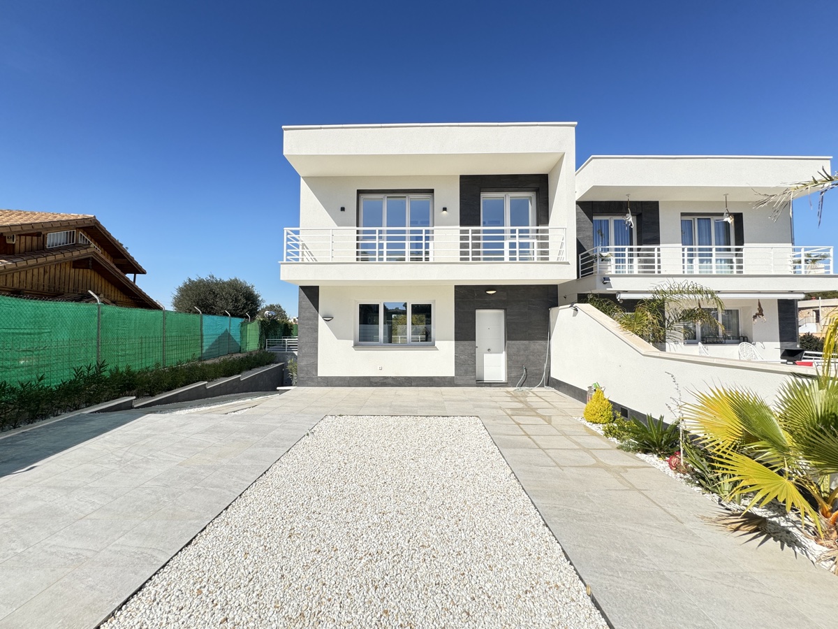 2036D: Villa for sale in Los Balcones