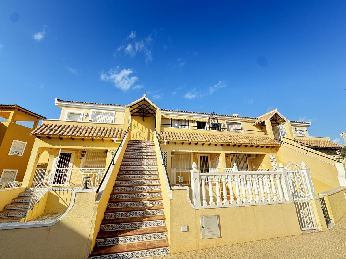 For sale: 2 bedroom apartment / flat in Villamartin, Costa Blanca