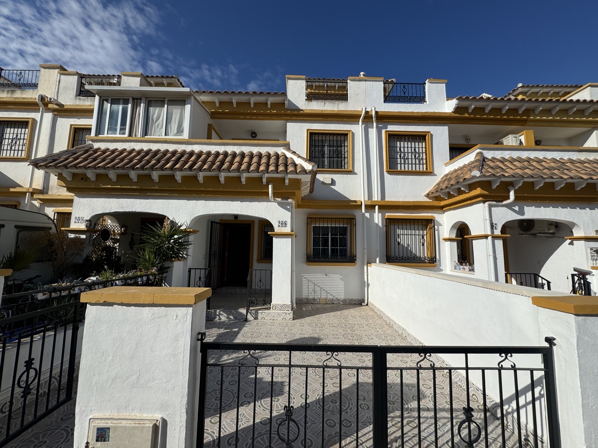 For sale: 3 bedroom house / villa in Torrevieja, Costa Blanca